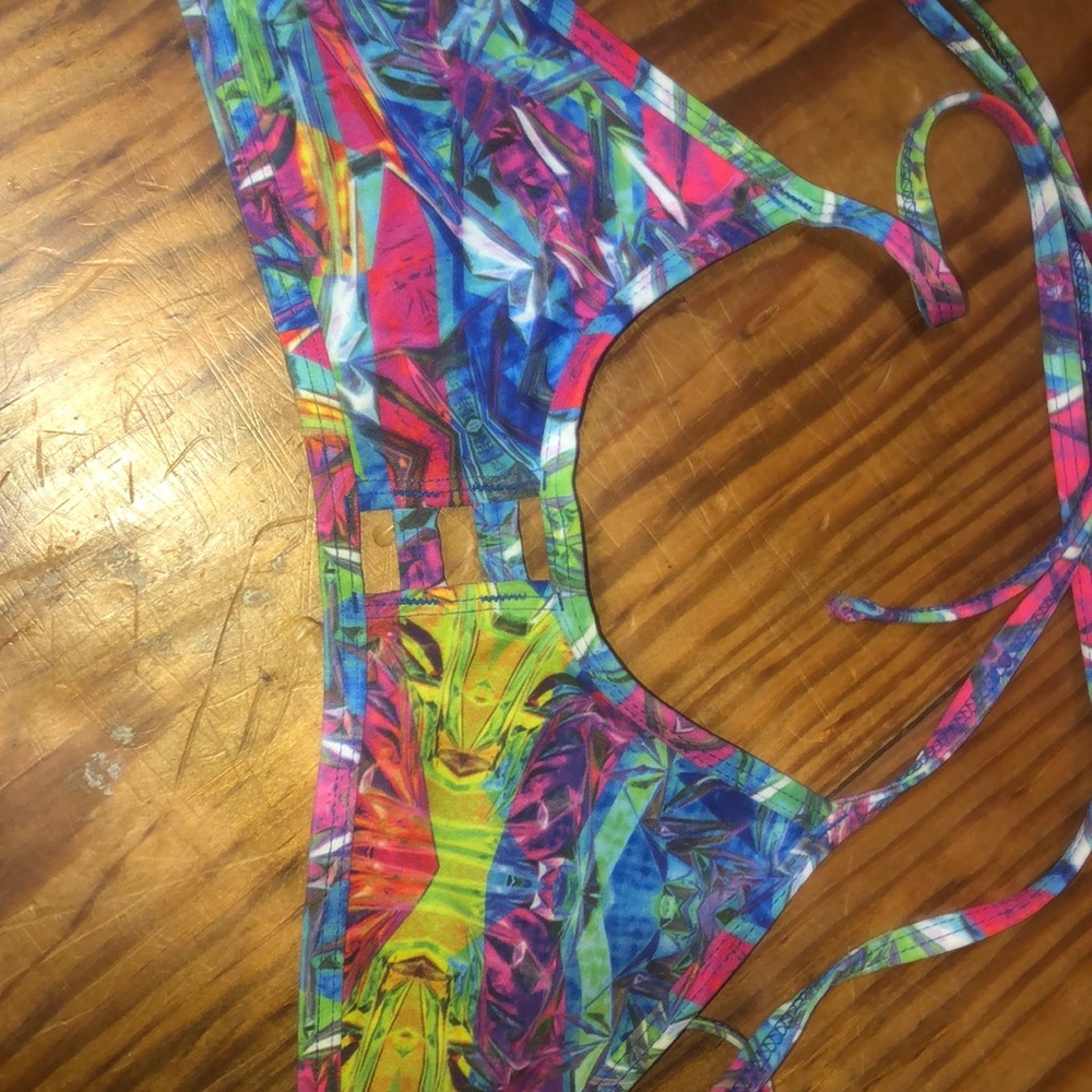 Jolyn Bikini - Picture 4 of 5